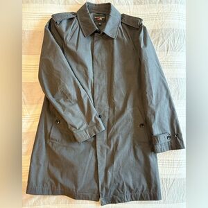 Banana Republic Dark Gray Trench Coat Men’s Medium (Madmen collection)